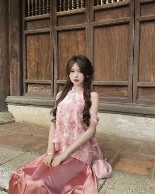 Chất liệu và màu sắc áo yếm truyền thống