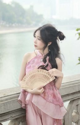 Áo yếm xẻ thời nay
